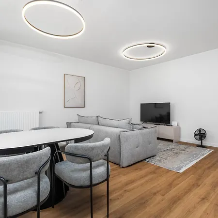 Chmielna 108a By Homeprime Apartament